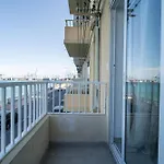 Peaceful Seafront 3br With Balcony By 360 Estates