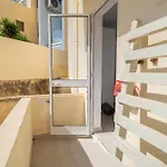 Appartamento Peaceful Seafront 3br With Balcony By 360 Estates