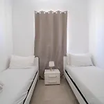 Appartamento Peaceful Seafront 3br With Balcony By 360 Estates *