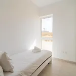 Peaceful Seafront 3br With Balcony By 360 Estates