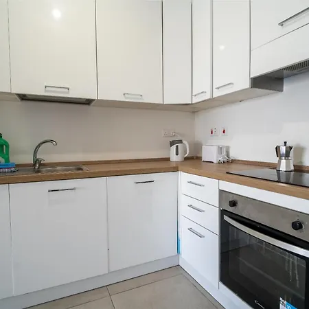Peaceful Seafront 3br With Balcony By 360 Estates Διαμέρισμα *
