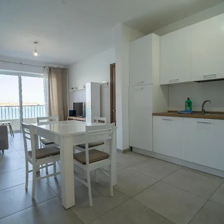 Peaceful Seafront 3br With Balcony By 360 Estates Διαμέρισμα *