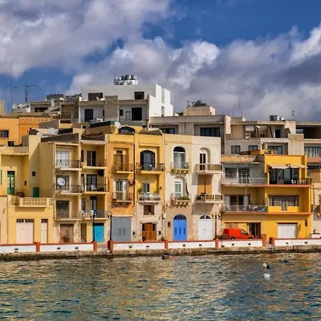 Peaceful Seafront 3br With Balcony By 360 Estates شقة