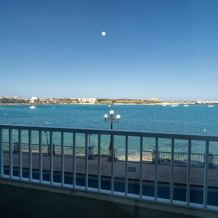 Peaceful Seafront 3br With Balcony By 360 Estates