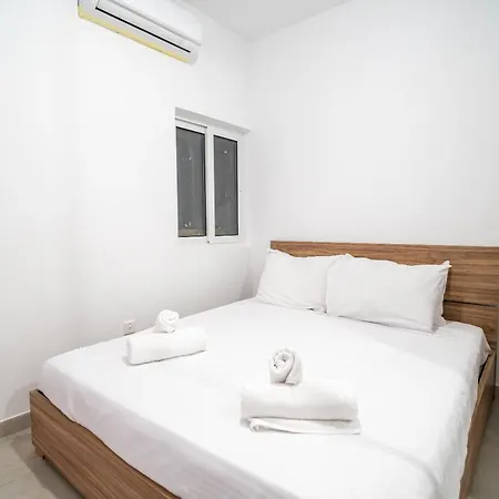 Peaceful Seafront 3br With Balcony By 360 Estates