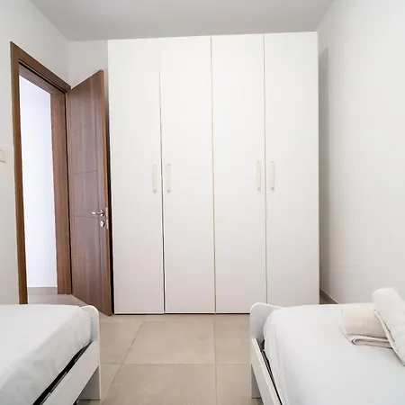 Peaceful Seafront 3br With Balcony By 360 Estates Apartamento