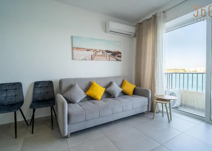 شقة Peaceful Seafront 3br With Balcony By 360 Estates *