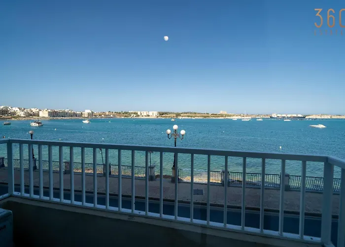 Peaceful Seafront 3br With Balcony By 360 Estates