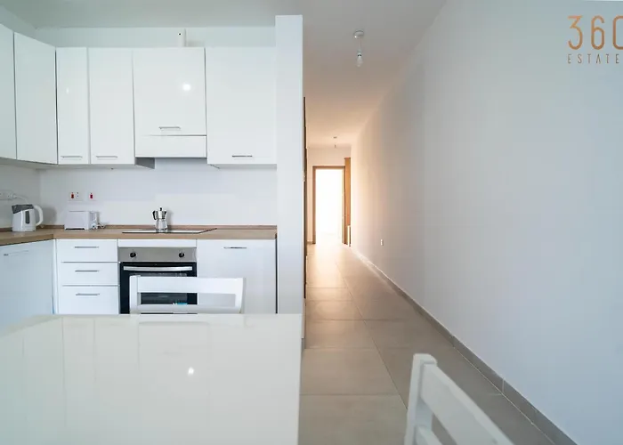 Peaceful Seafront 3br With Balcony By 360 Estates شقة Birżebbuġa