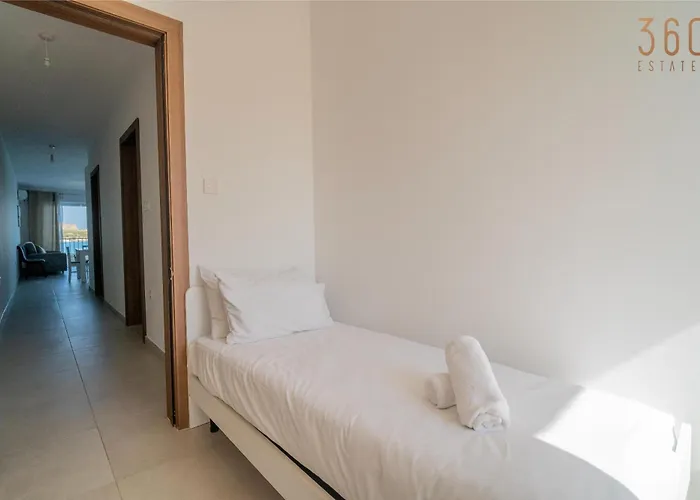 Peaceful Seafront 3br With Balcony By 360 Estates شقة Birżebbuġa