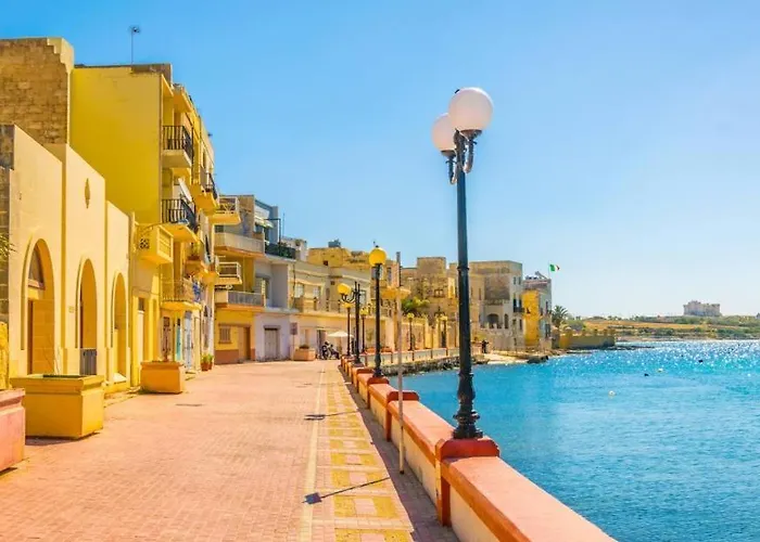 Peaceful Seafront 3br With Balcony By 360 Estates *